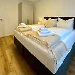 3 Apartment, 82 Qm, Max 5 Pers, Balkon, Garage, Internet 300 Mbit Sindelfingen