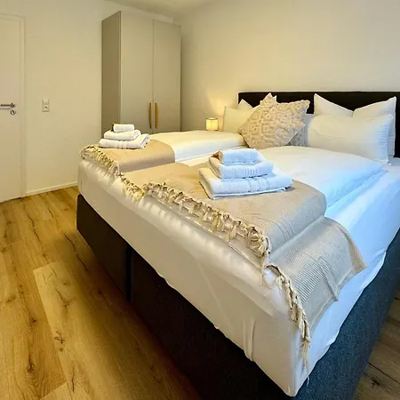 3 Apartment, 82 Qm, Max 5 Pers, Balkon, Garage, Internet 300 Mbit Sindelfingen
