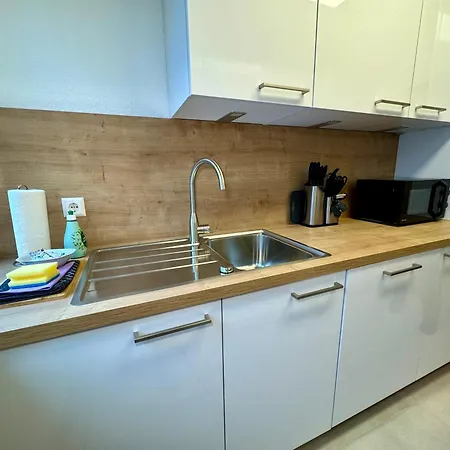 3 Apartment, 82 Qm, Max 5 Pers, Balkon, Garage, Internet 300 Mbit Appartement