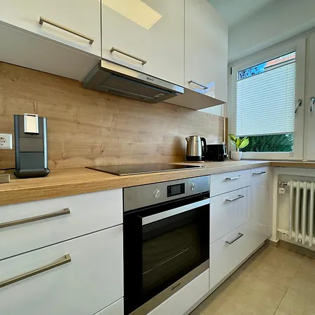3 Apartment, 82 Qm, Max 5 Pers, Balkon, Garage, Internet 300 Mbit Appartement