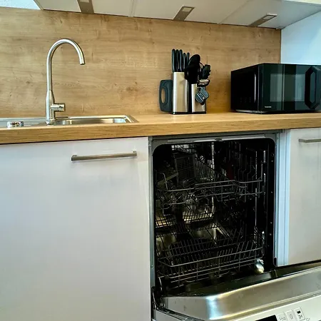 Appartement 3 Apartment, 82 Qm, Max 5 Pers, Balkon, Garage, Internet 300 Mbit Sindelfingen